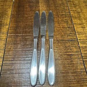 3 Hampton Silversmiths MESSINA Dinner Knives 8 7/8" Stainless Steel